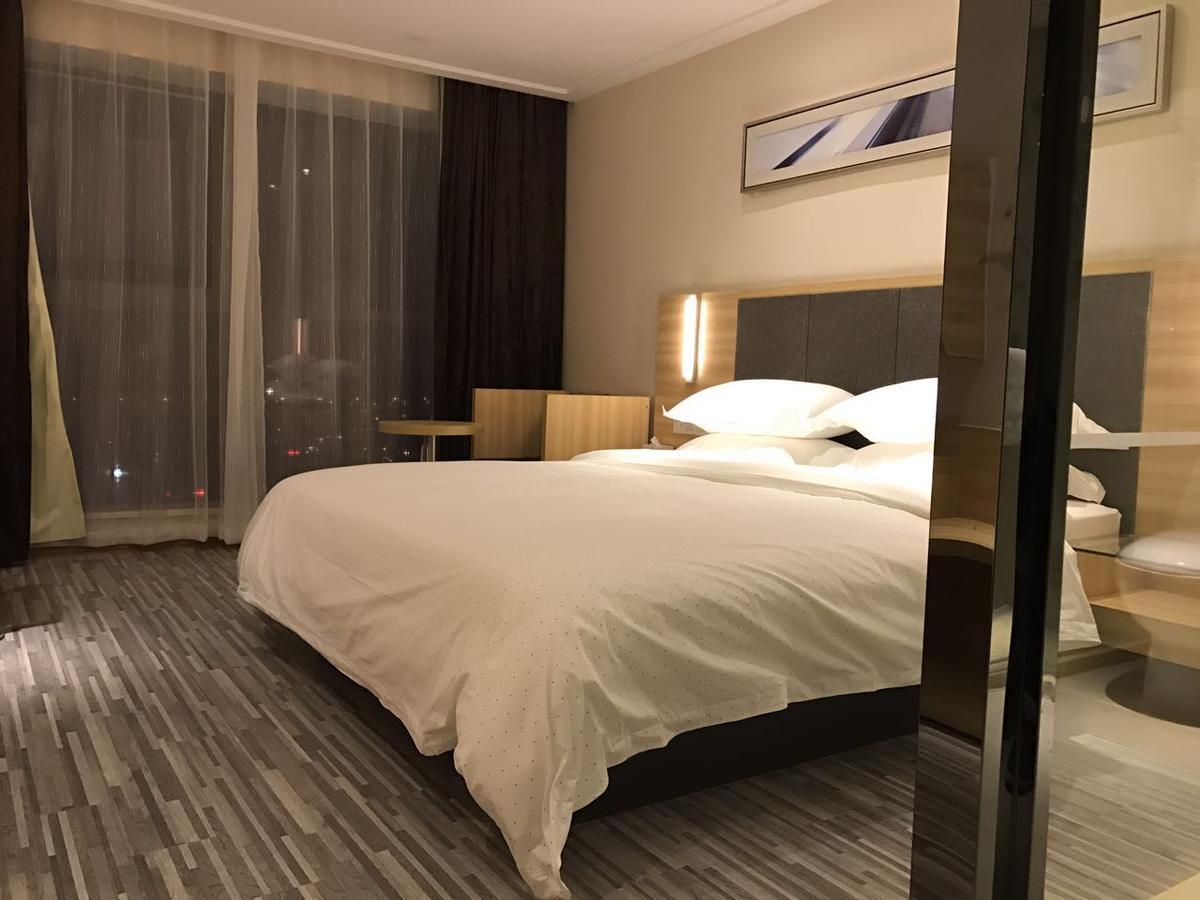 See U Select Hotel Wuhan Esterno foto