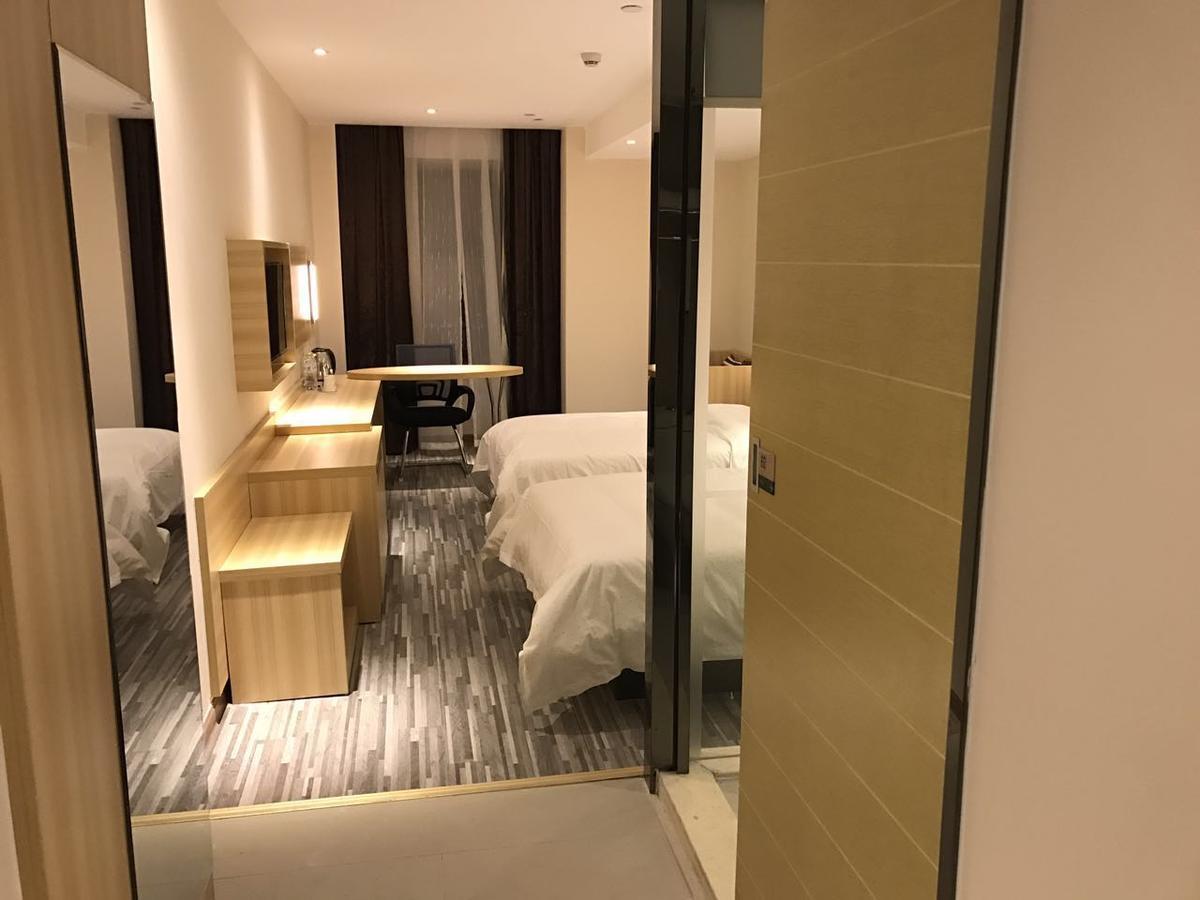 See U Select Hotel Wuhan Esterno foto